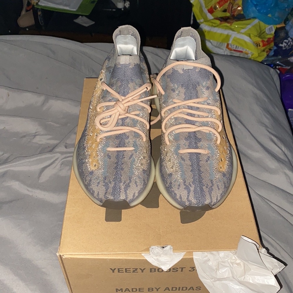 Yeezy 380 mist sz-11